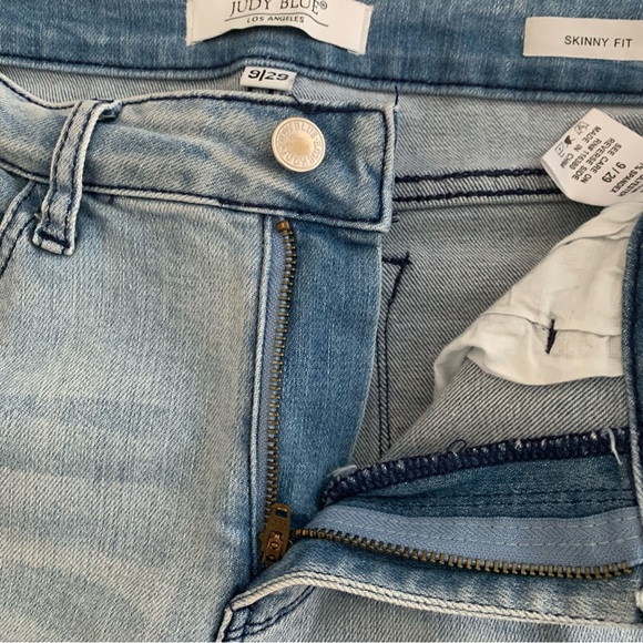 EUC Judy Blue Skinny Fit High Rise Released Hem Jeans Size 9/29 - Picture 4 of 12